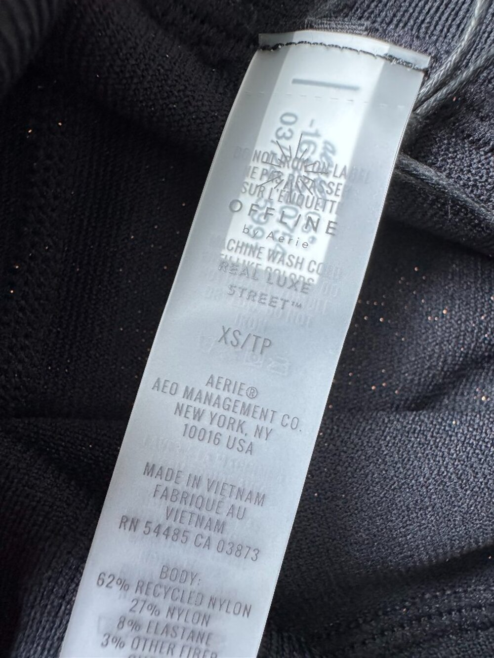 OFFLINE BY AERIE SEAMLESS LUREX BIKE SHORT GOLD XS NEW - Picture 11 of 13